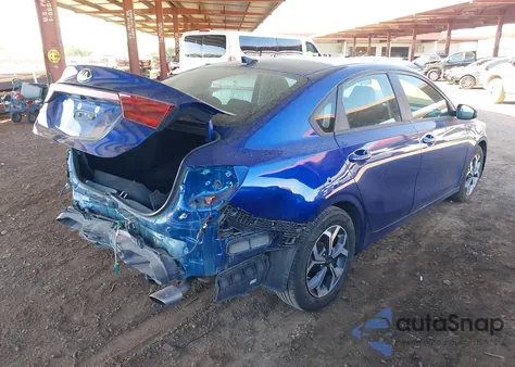 2021 Kia Forte Lxs z USA, uszkodzony, nr VIN 3KPF24AD4ME304832